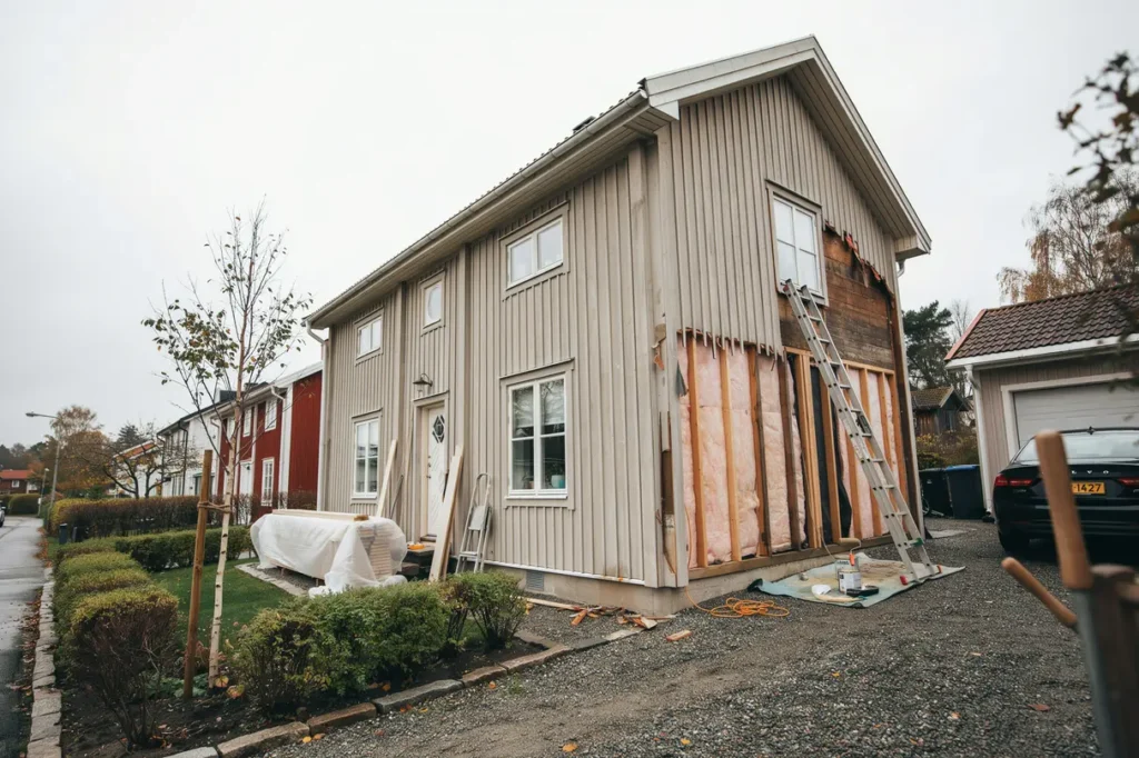 dags att byta tr panel s lyckas du med fasadrenoveringen och skyddar huset l ngsiktigt